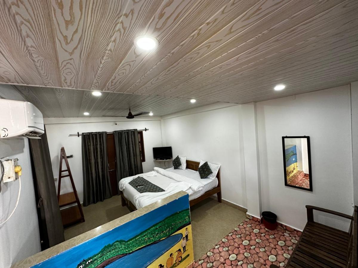 Ocean Way Guest House Baga Ngoại thất bức ảnh